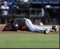 ¡Fuego amigo! Pitcher fue golpeado en la cabeza por su compañero