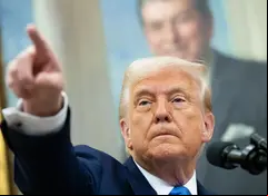 Trump dice que sería 'estúpido' rechazar el avión ofrecido por Qatar