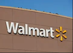 Logotipo de Walmart en la fachada de una de sus tiendas. (Reuters)