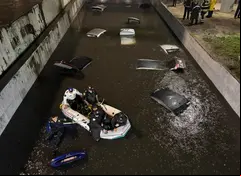 Rescate de autos en Viaducto.