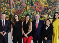 Juan Ramón de la Fuente se reúne con senadoras que viajarán a EU por arancel a remesas