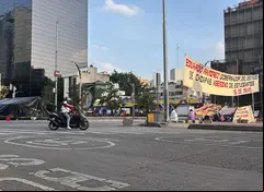 Bloqueo en Insurgentes y Reforma CDMX suma más de 40 horas ¡Metrobús y vialidad agonizan!