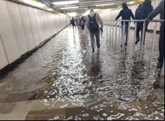 Metro hoy: s se quejan de servicio en Línea A y de encharcamientos