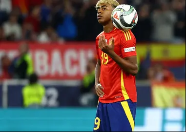 Lamine Yamal manda mensajito a Cristiano previo a la Final