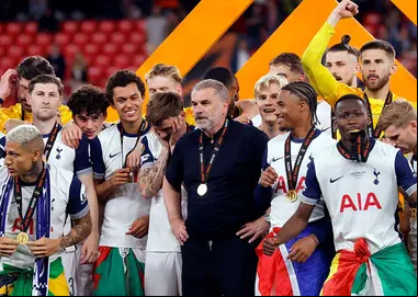Ganó la Liga de Europa y fue despedido