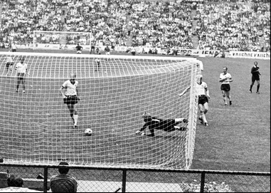 México 70: El juego del siglo para la eternidad; Italia y Alemania en el Azteca