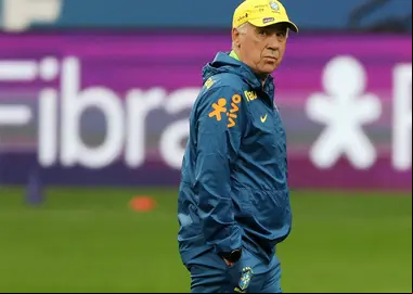 Ancelotti confía en Raphinha para que Brasil levante