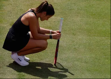 Emma Navarro y Elena Rybakina son eliminadas de Queen's