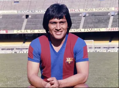 Murió Hugo Sotil, leyenda del futbol de Perú y del Barcelona