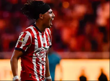 ¡Chivas vence a Puebla y mantiene esperanza de jugar Liguilla!