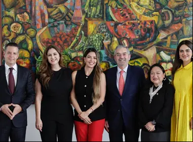 El canciller con las senadoras