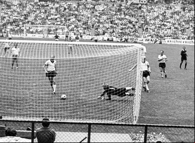 México 70: El juego del siglo para la eternidad; Italia y Alemania en el Azteca