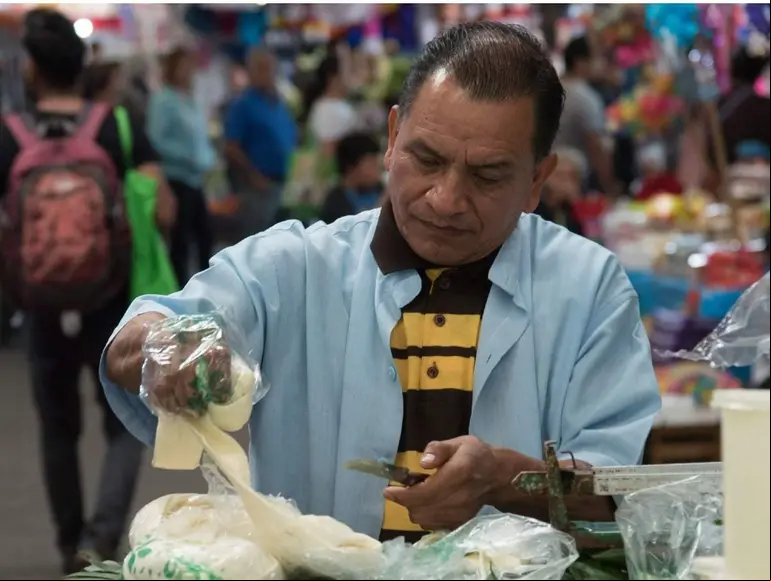 Cómo identificar si el queso es real o de plástico