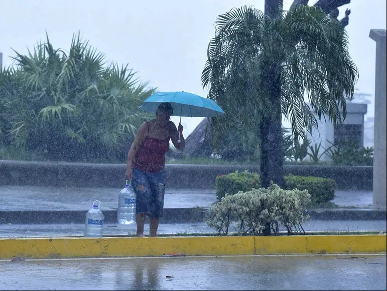 Se esperan fuertes lluvias en Guerrero por la Tormenta Tropical Bárbara