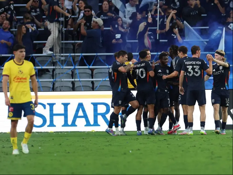 Rodolfo Cota, Miguel Vázquez y Dagoberto Espinoza fueron los únicos jugadores del primer equipo de América.