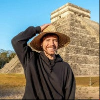MrBeast en zonas arqueológicas de México